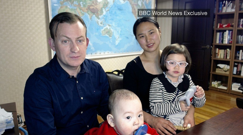 Robert E. Kelly mit seiner Frau Jung-a Kim und den gemeinsamen Kindern